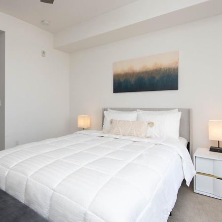 Centrally Located Apartments With Free Parking Glendale Exterior photo