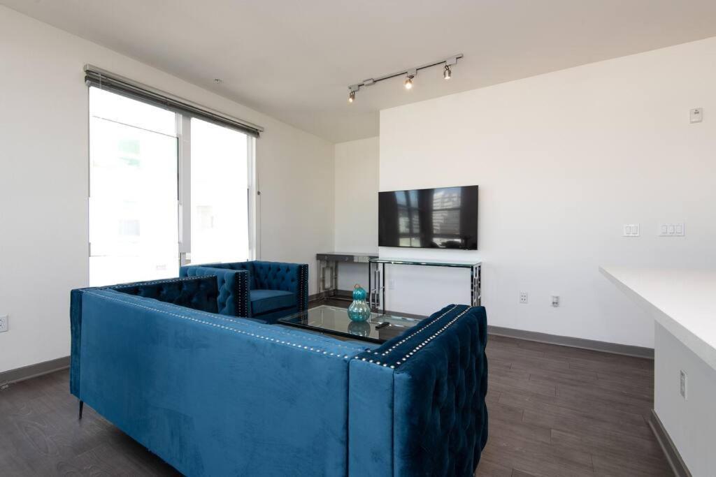 Centrally Located Apartments With Free Parking Glendale Exterior photo