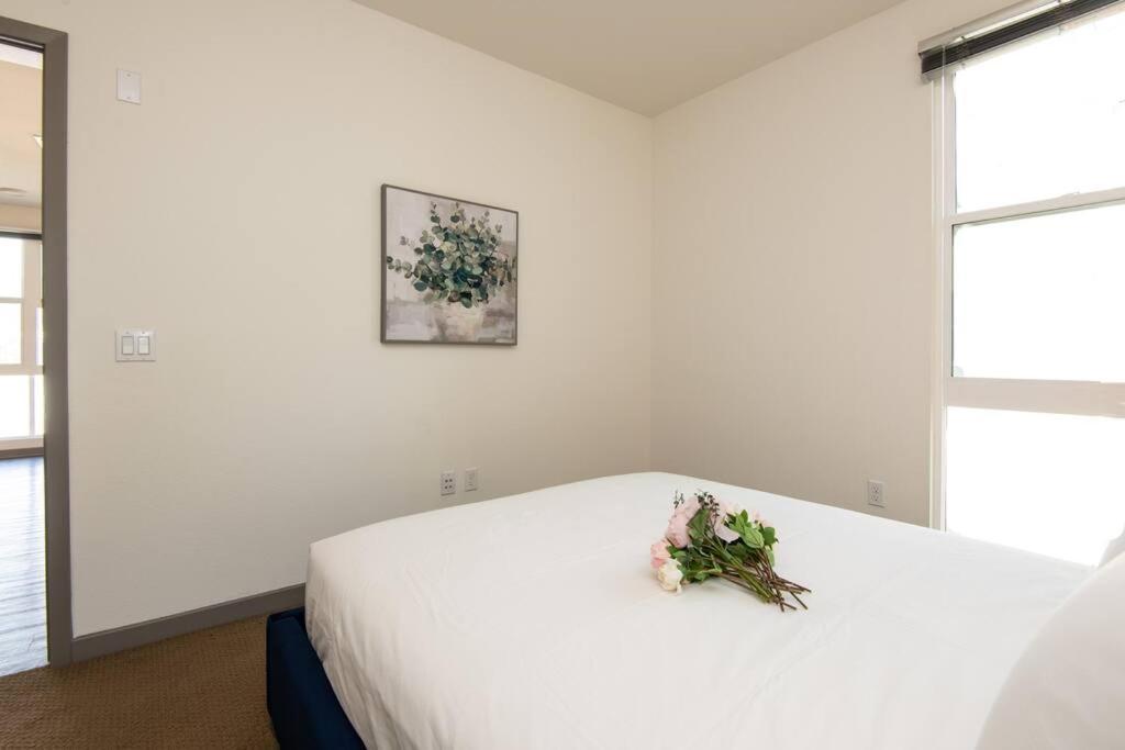 Centrally Located Apartments With Free Parking Glendale Exterior photo